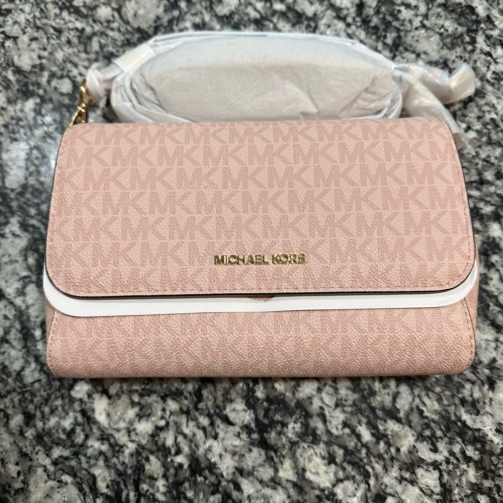 Lovely pink Michael Kors crossbody